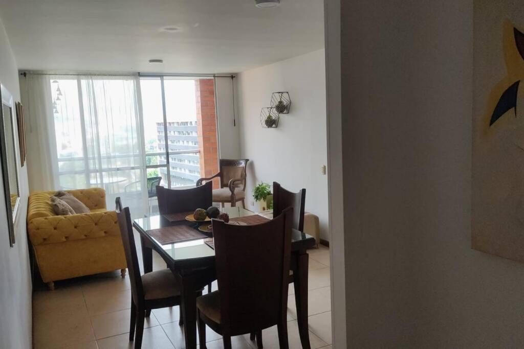 El Poblado, Con Piscina, Gym, Comodo, Linda Vista. Apartamento *